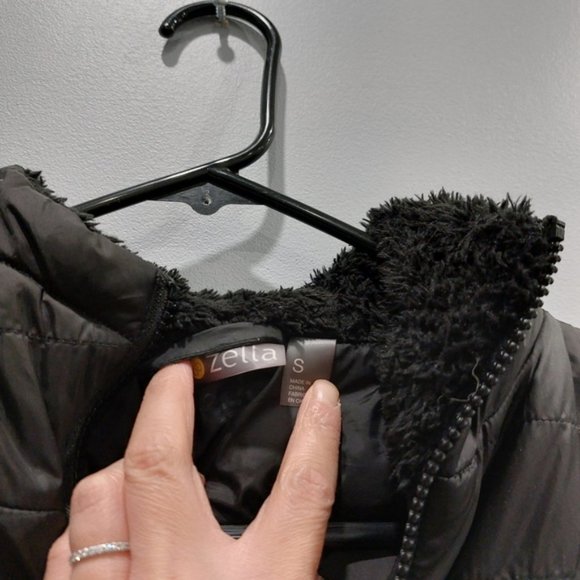 Zella Longline Quilted Recycled Jacket in Black Small - Picture 5 of 9